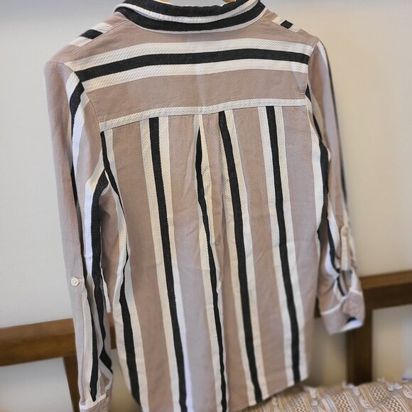 Alexander Jordan button up - Picture 2 of 10